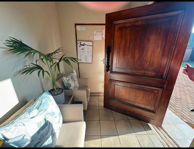 3 BEDROOM HOUSE FOR SALE IN AERORAND